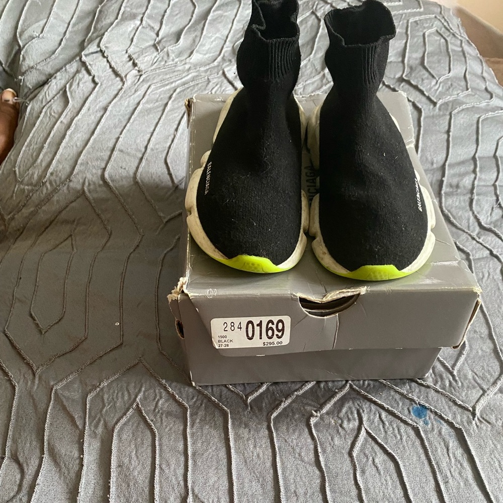 Kids Balenciagas size 27-28